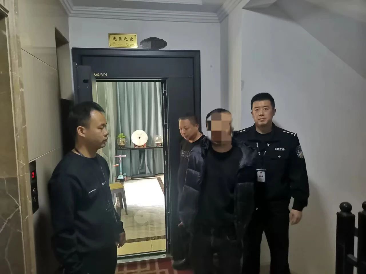 乐元镇全副伪装仍被识别！双龙公安成功抓获一名撬锁盗窃嫌疑人
